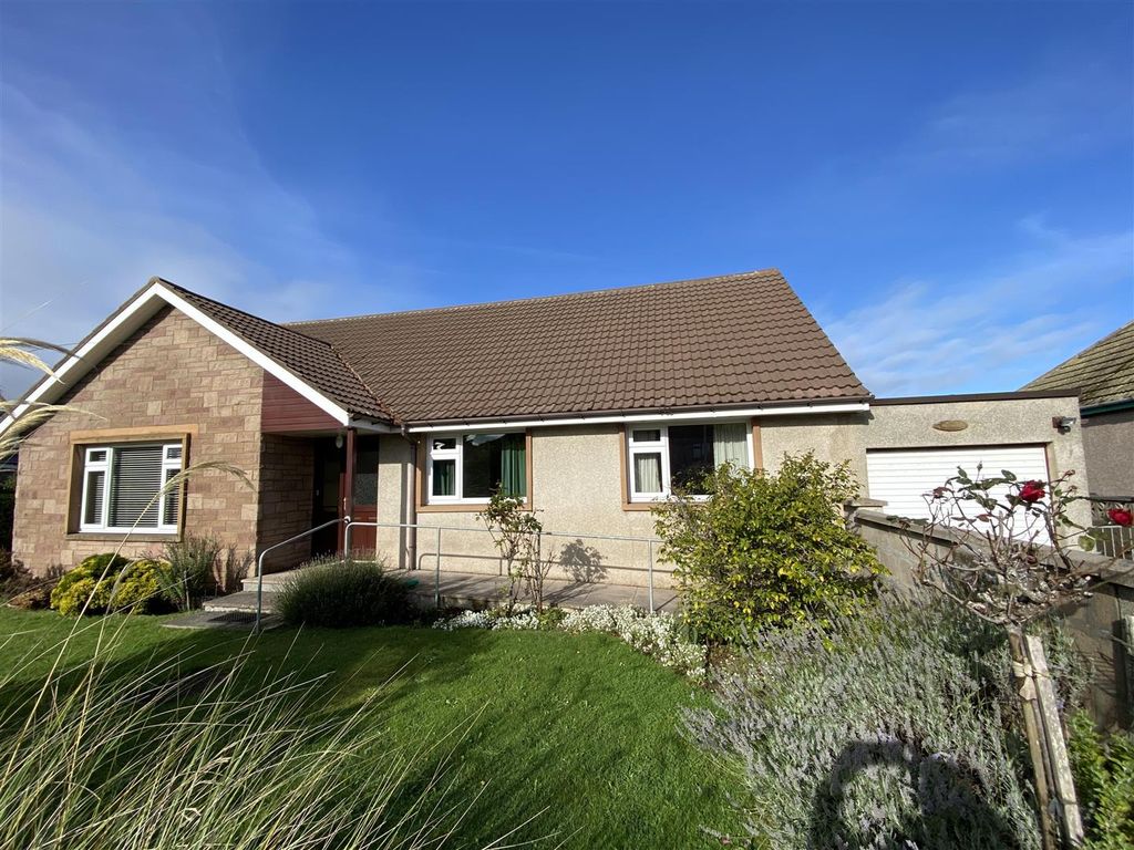 3 bed detached bungalow for sale in James Street, Lossiemouth IV31, £