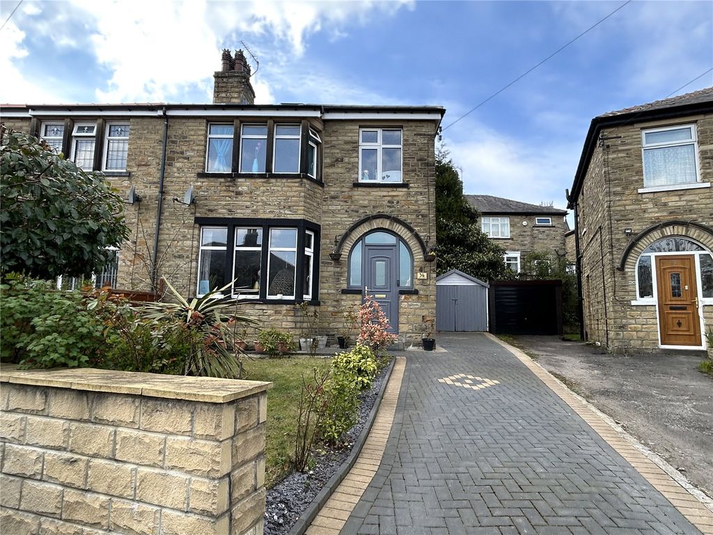 3 bed semidetached house for sale in Savile Drive, Halifax, West
