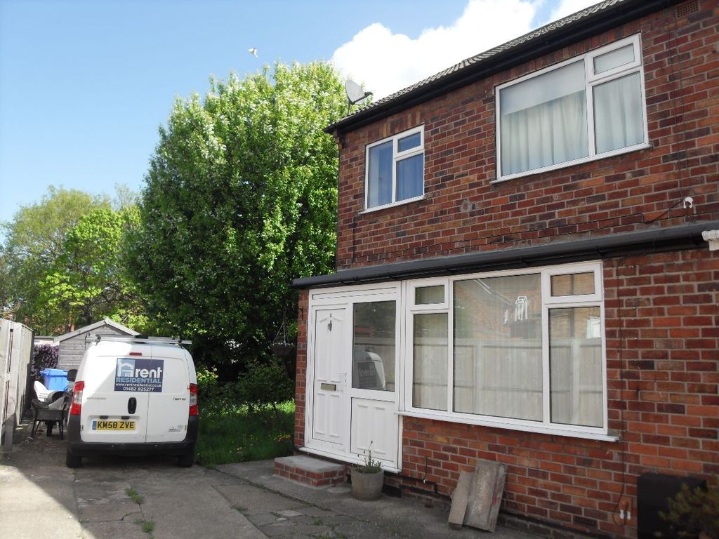 3 bed semidetached house to rent in St. Martins Drive, Bridlington