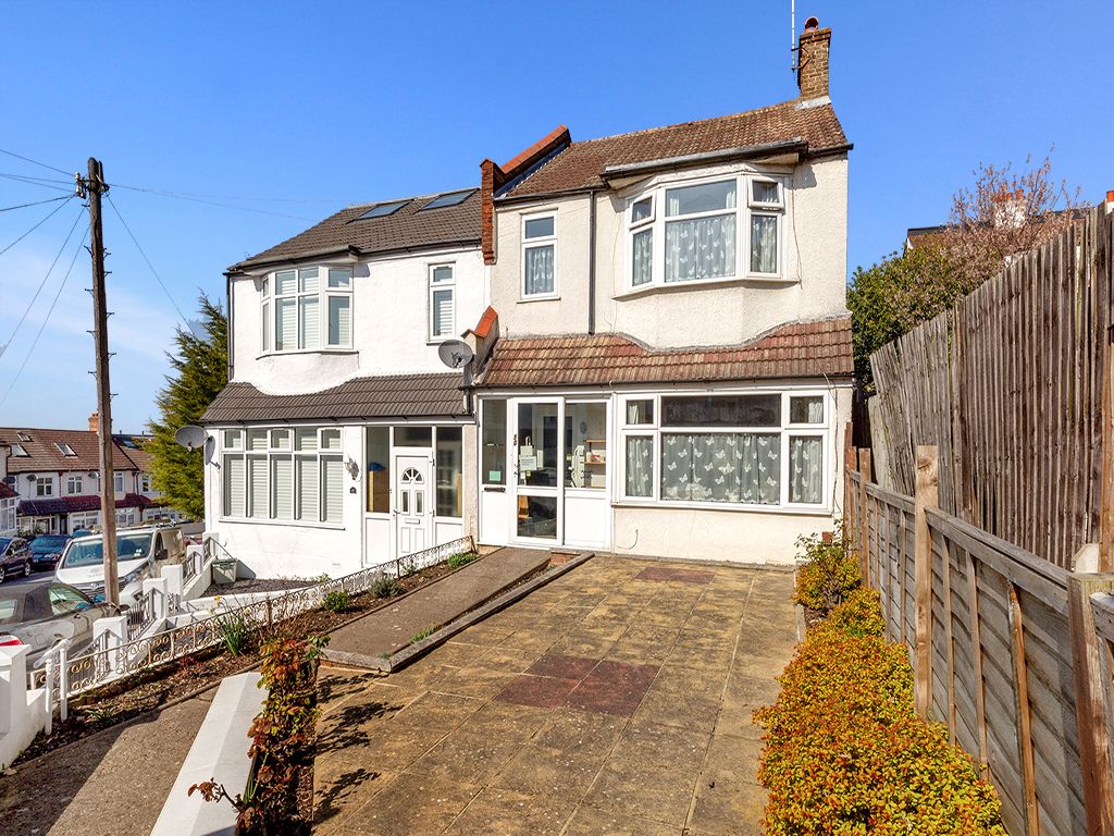3 bed semidetached house for sale in Hythe Road, Thornton Heath CR7