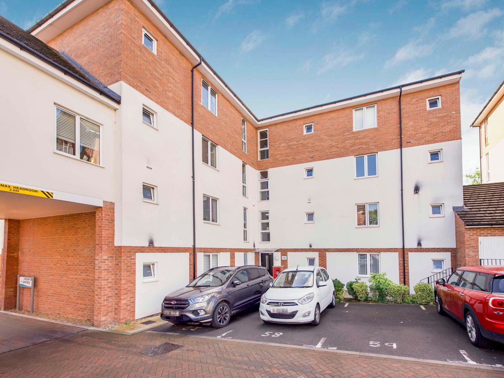 2 bed flat for sale in Adina Court, Crosby Gardens, Uxbridge UB8 Zoopla