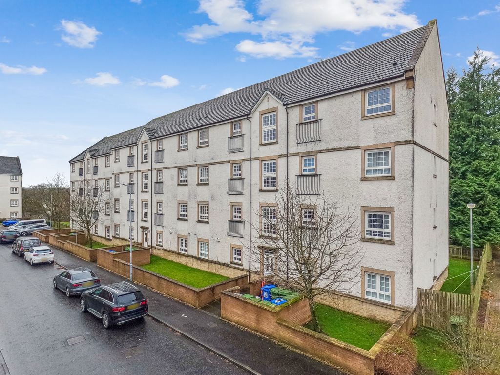 2 bed flat for sale in Parklands Oval, Crookston, Glasgow G53, £129,000