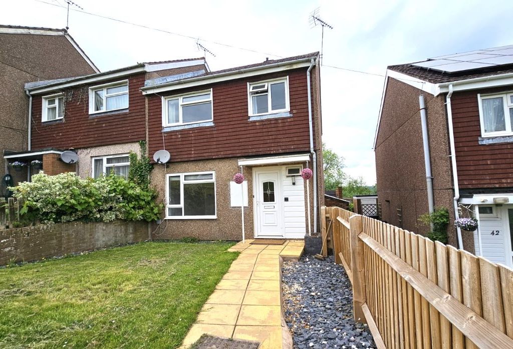 3 bed end terrace house to rent in Winslow Road, Bromyard HR7, £925 pcm Zoopla