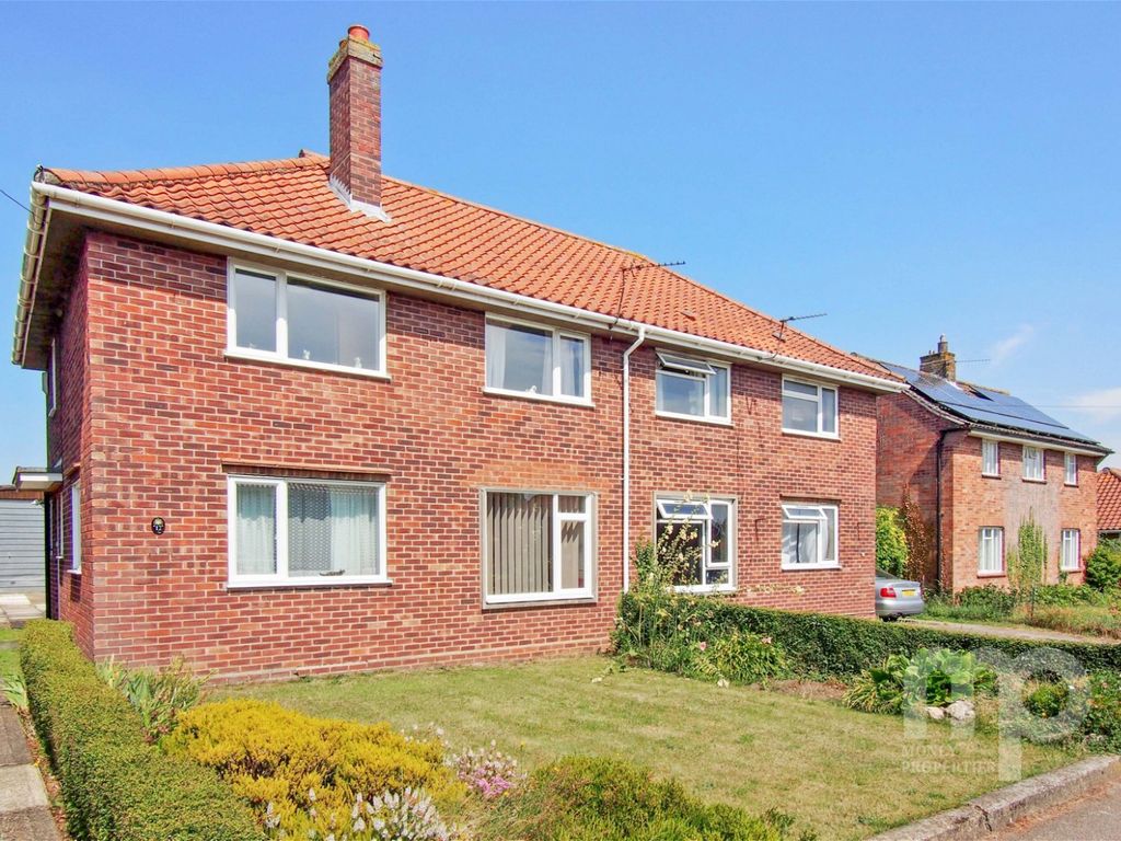 3 bed semidetached house for sale in Ethel Gooch Road, Wymondham