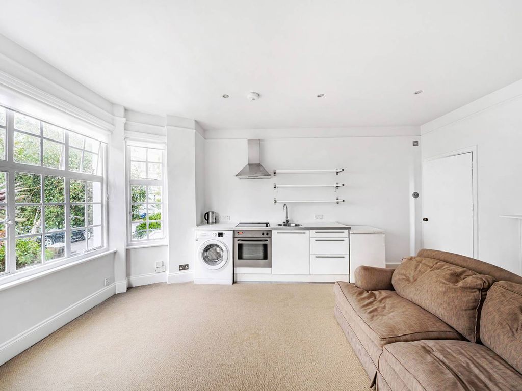 1 bed flat for sale in Fentiman Road, Vauxhall, London SW8, £330,000
