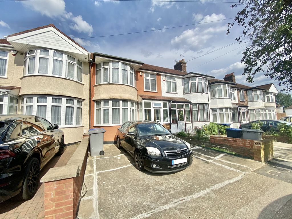 4 bed terraced house for sale in Brampton Road, Kingsbury NW9 Zoopla