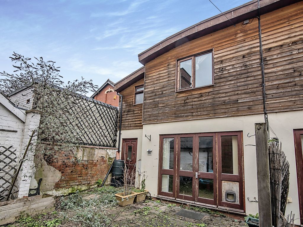 2 bed semidetached house for sale in Barbourne Road, Worcester WR1, £