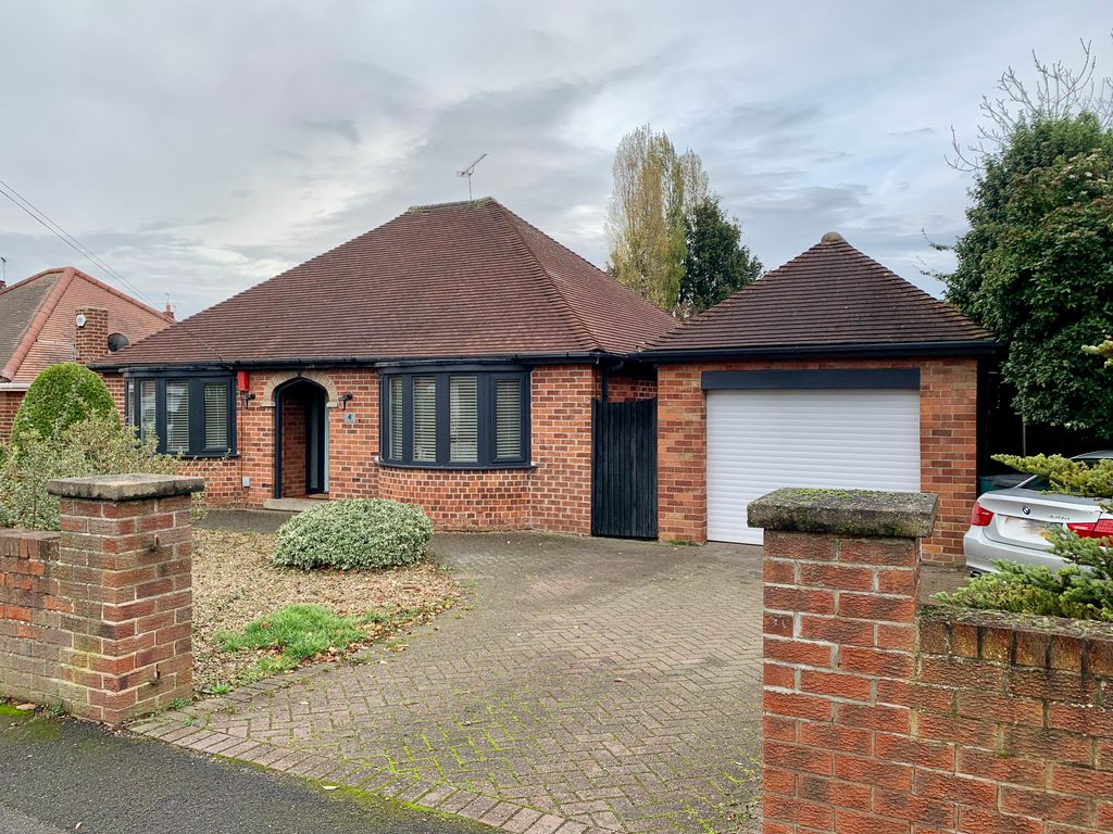 1 bed detached bungalow for sale in Cliff Crescent, Warmsworth