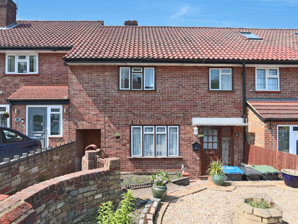 3 bed terraced house for sale in The Glade, Coulsdon CR5 Zoopla