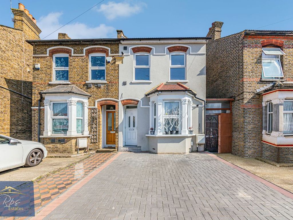 Vicarage Farm Road, Hounslow TW3  