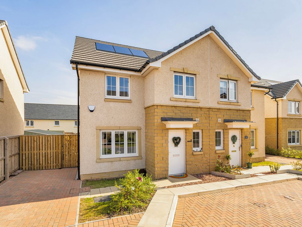 3 bed semidetached house for sale in 9 Carnie Crescent, Danderhall