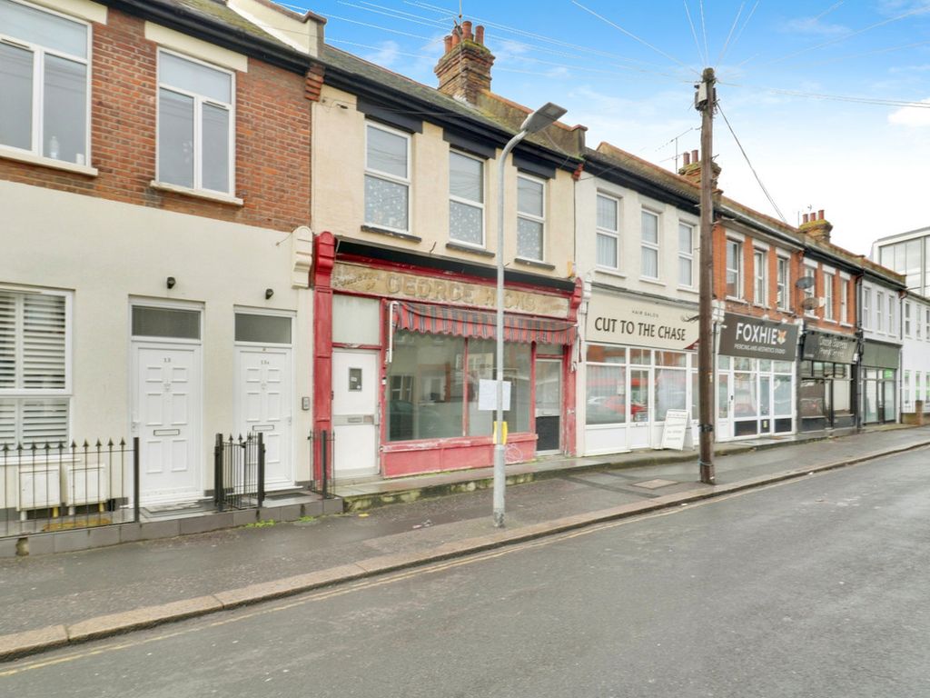 Retail premises to let in Chase Road, Southend On Sea SS1, £5,400 pa