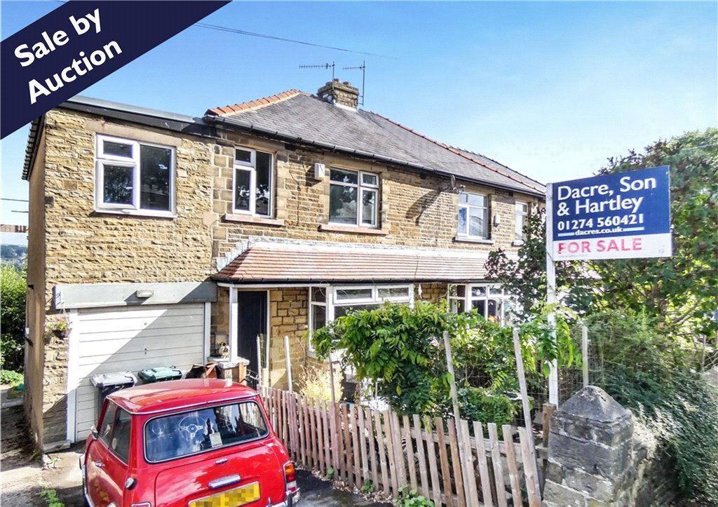 4 bed semidetached house for sale in Woodlands Grove, Bingley, West