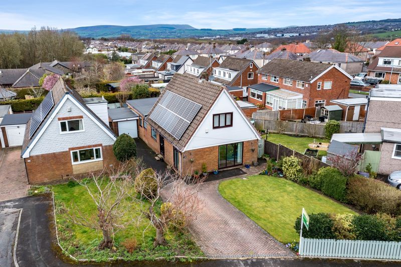 5 bed bungalow for sale in Deerpark Road, Burnley BB10 Zoopla