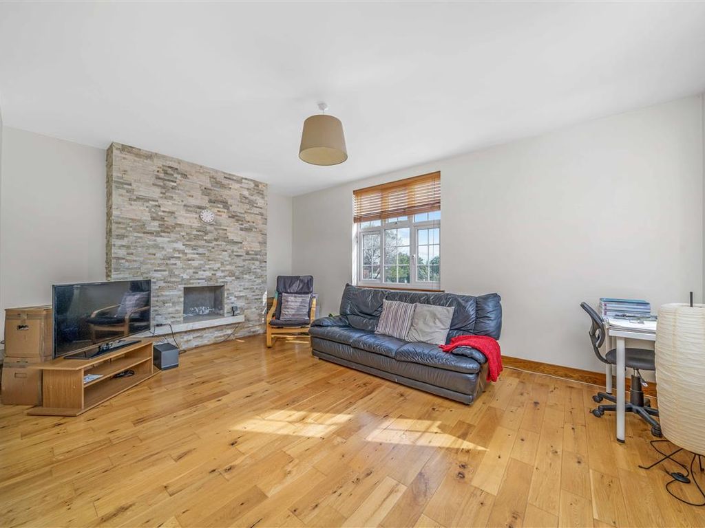 2 bed flat for sale in Kings Drive, Wembley HA9, £385,000 Zoopla