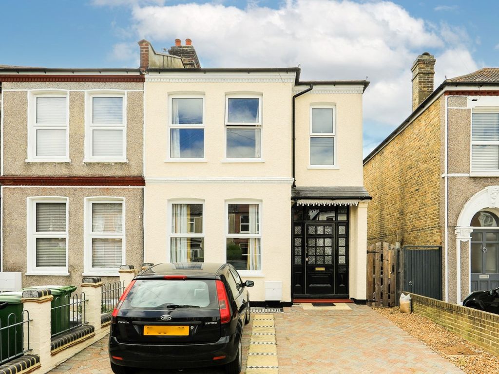 3 bed end terrace house for sale in Ardfillan Road, Catford, London SE6