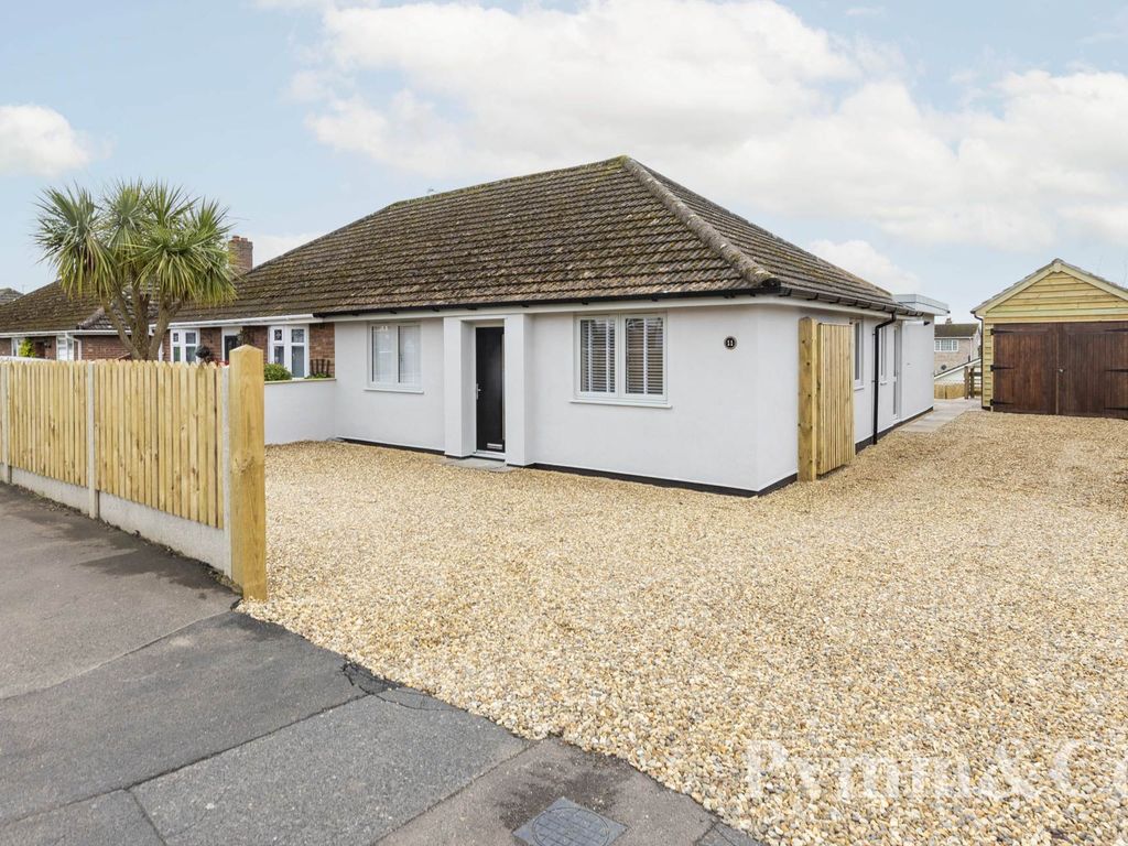 4 bed bungalow for sale in Moore Avenue, Sprowston NR6, £425,000 Zoopla