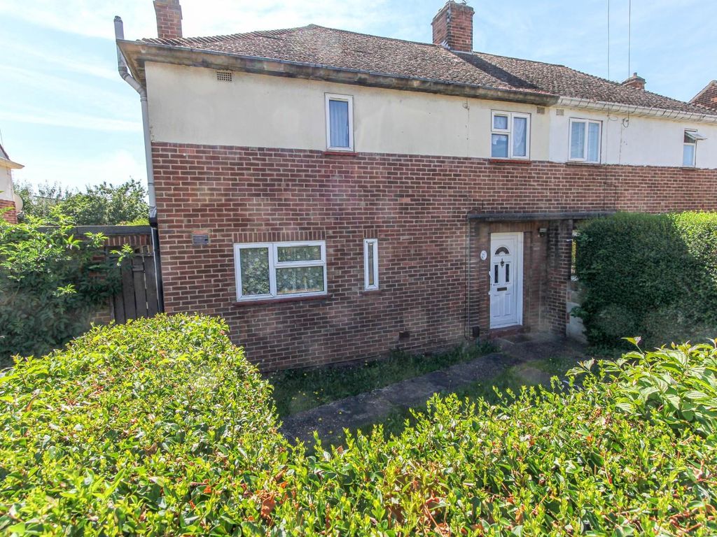 3 bed semidetached house for sale in Park Lane, Eastfield