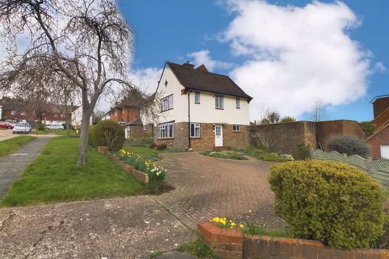 3 bed semidetached house for sale in Downland Gardens, Epsom KT18, £