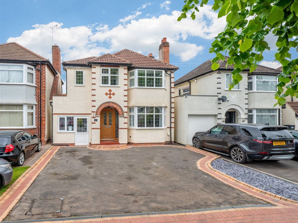 4 bed detached house for sale in Radbourne Road, Shirley, Solihull B90