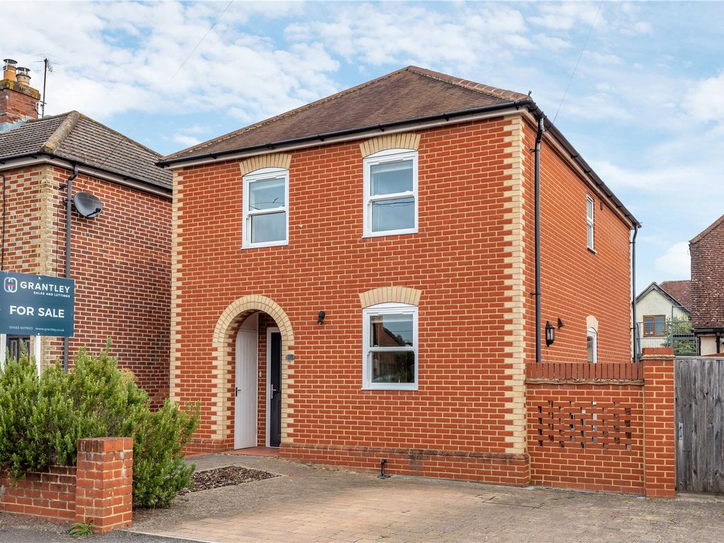 3 bed country house for sale in New Road, Milford, Surrey GU8 Zoopla