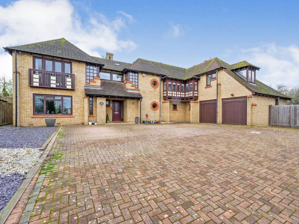 Whitworth Lane, Loughton, Milton Keynes MK5