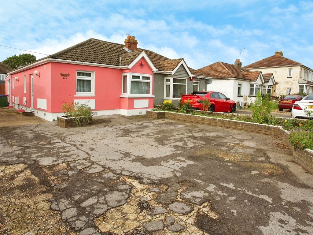 2 bed semidetached bungalow for sale in Gosport Road, Fareham PO16, £