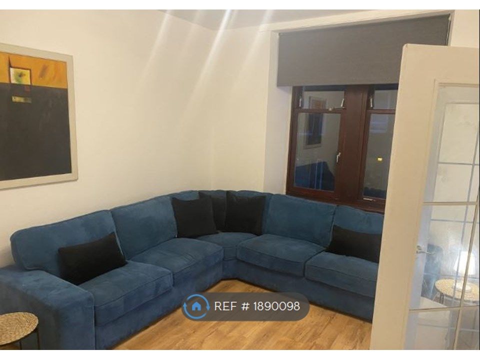 3 bed flat to rent in Pollokshaws Road, Glasgow G42, £1,400 pcm Zoopla