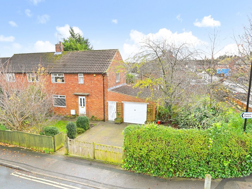3 bed end terrace house for sale in Beech Avenue, Harrogate HG2, £