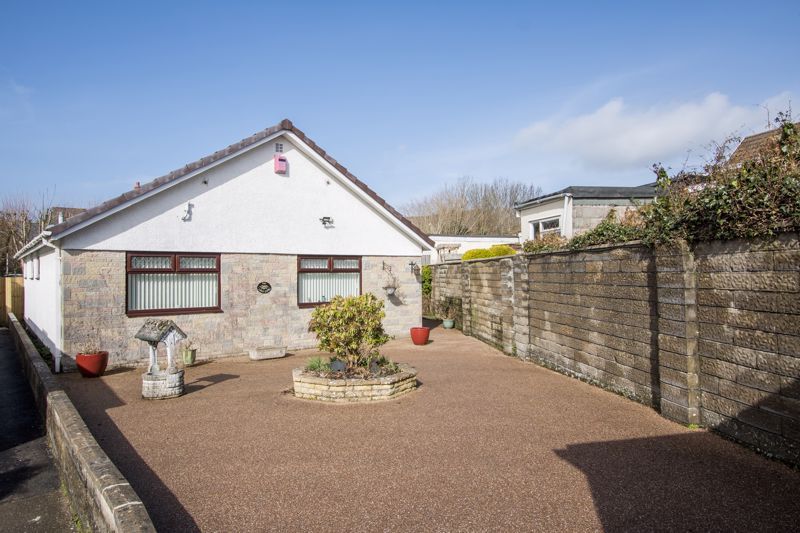 3 bed detached bungalow for sale in Carys Close, Penarth CF64, £475,000