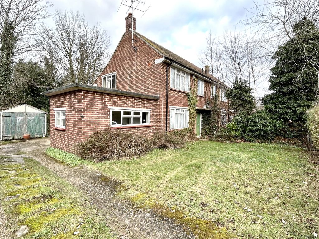 2 bed semidetached house for sale in Fane Way, Maidenhead, Berkshire