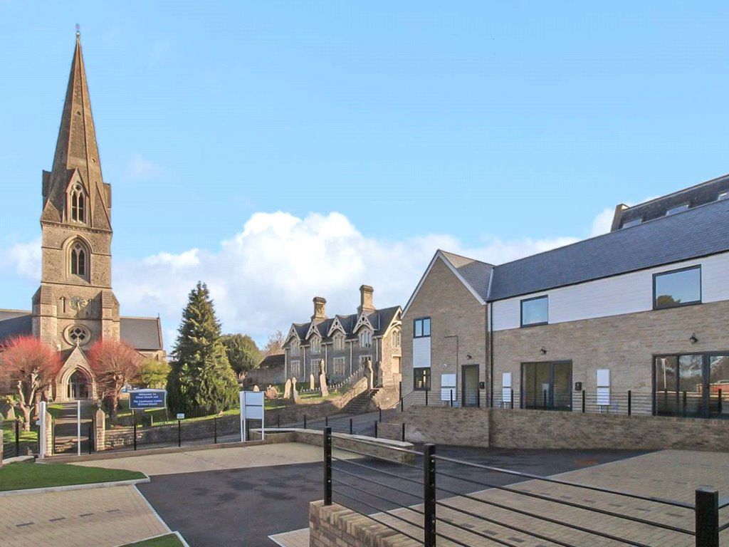 1 bed flat to rent in Cricklade Street, Swindon SN1, £900 pcm Zoopla