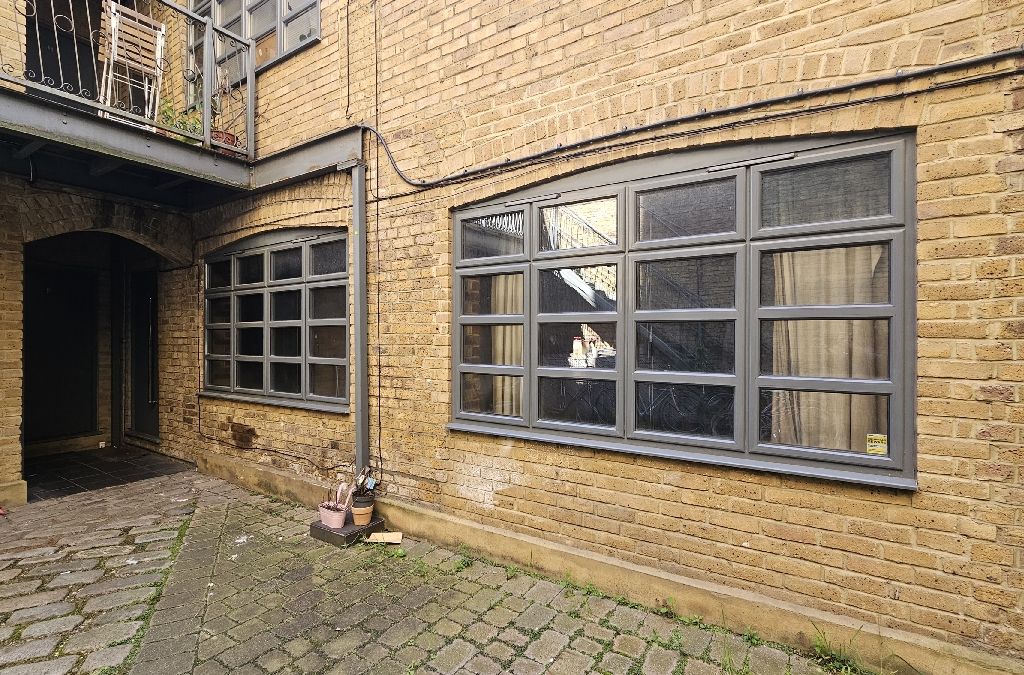 1 bed flat to rent in Curtain Road, London, Shoreditch EC2A, £2,100 pcm