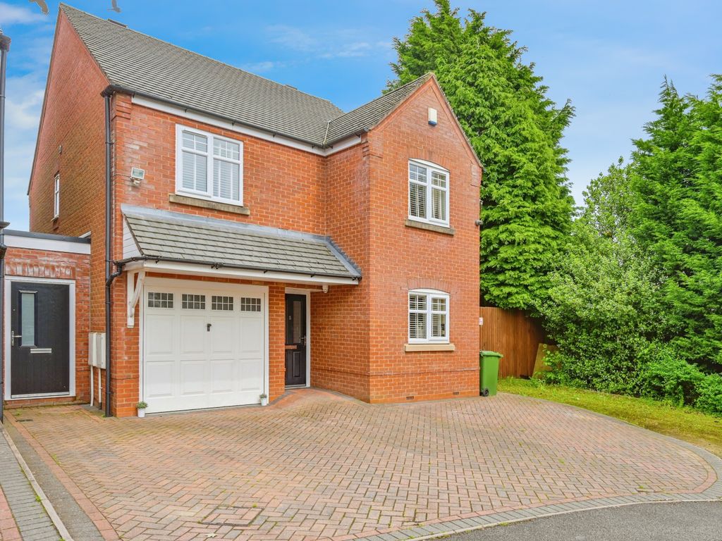 4 bed detached house for sale in Oakdene Close, Hednesford, Cannock, Staffordshire WS12, £