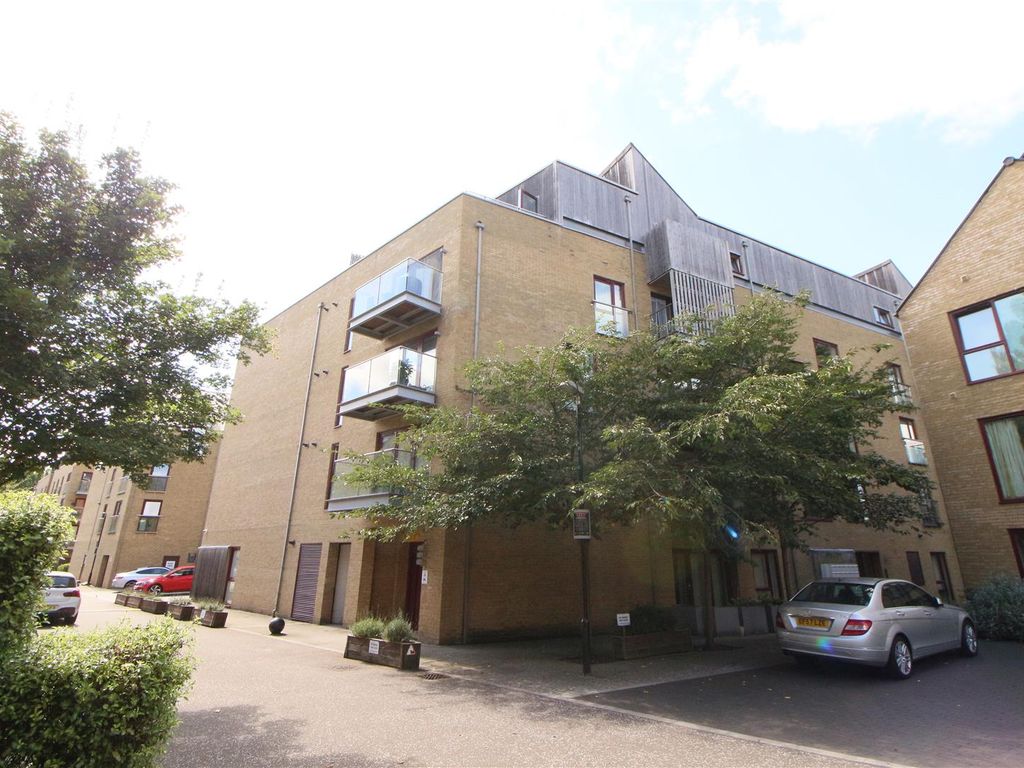 2 bed flat to rent in Kings Mill Way, Denham, Uxbridge UB9 Zoopla