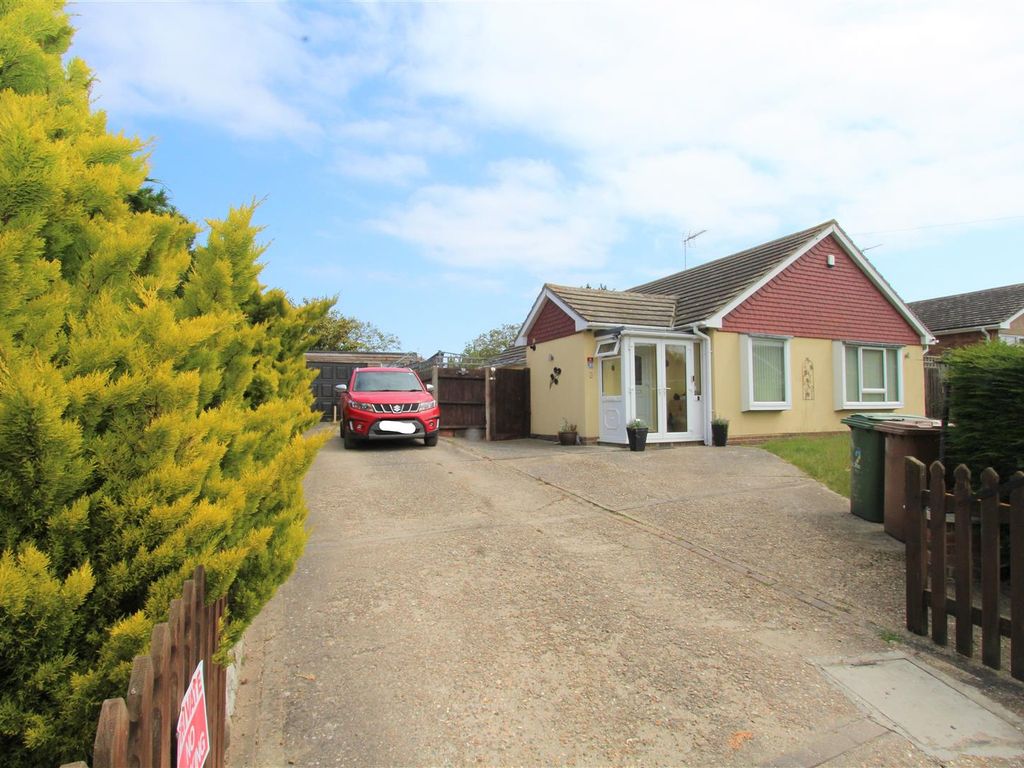2 bed detached bungalow for sale in Bartletts Close, Minster On Sea