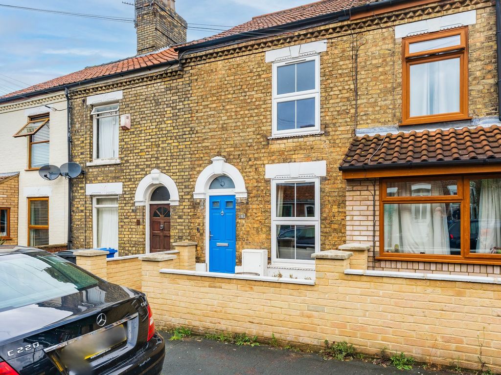 2 bed terraced house for sale in Beaconsfield Road, Norwich NR3, £