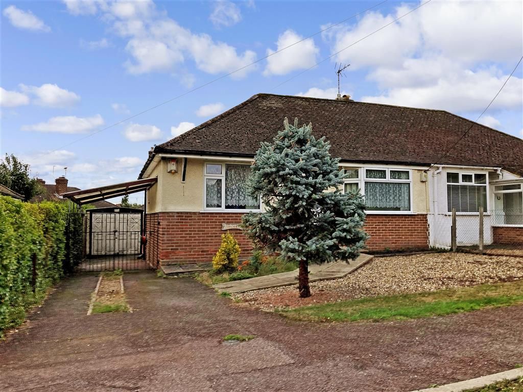 2 bed semidetached bungalow for sale in Grove Green Road, Weavering
