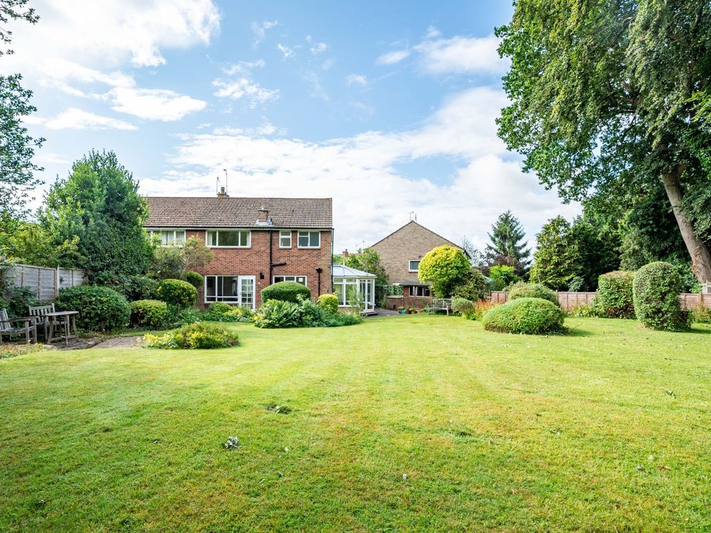 3 bed semidetached house for sale in High Firs Crescent, Harpenden