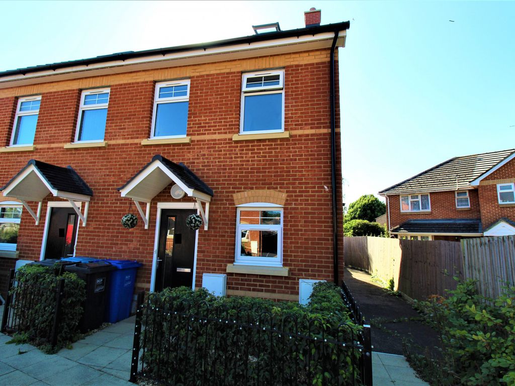 3 bed end terrace house for sale in Bayside Close, Hamworthy, Poole