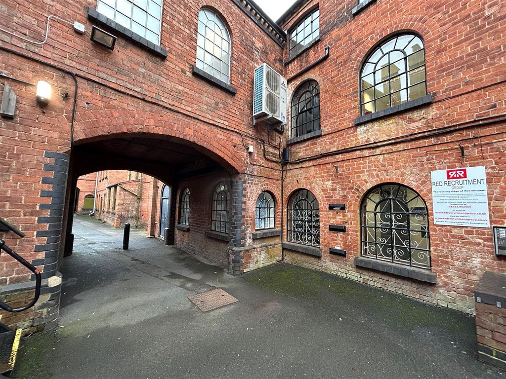 Office to let in Suite 8 Empire Court, Prospect Hill, Redditch B97, £