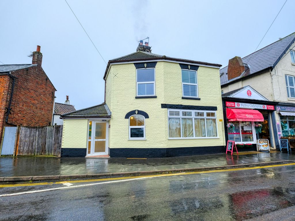 3 bed semidetached house for sale in The Green, Martham, Great