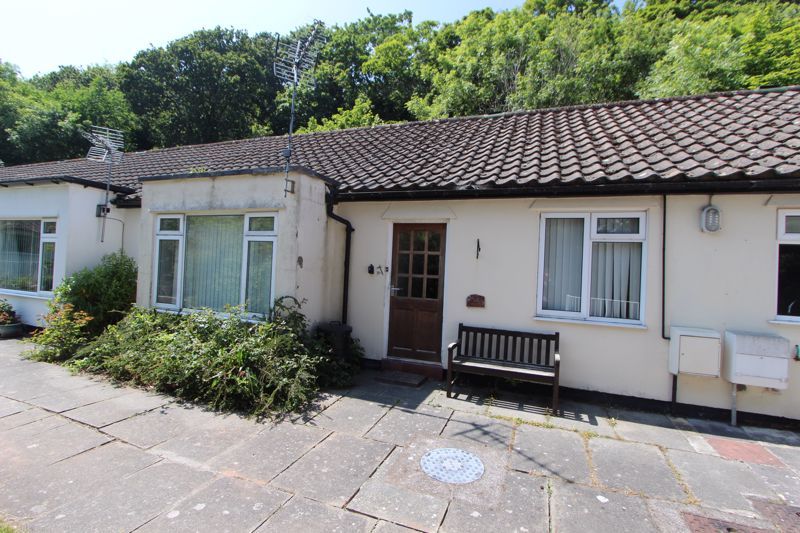 2 bed bungalow for sale in Dolphin Court, Rhos On Sea, Colwyn Bay LL28