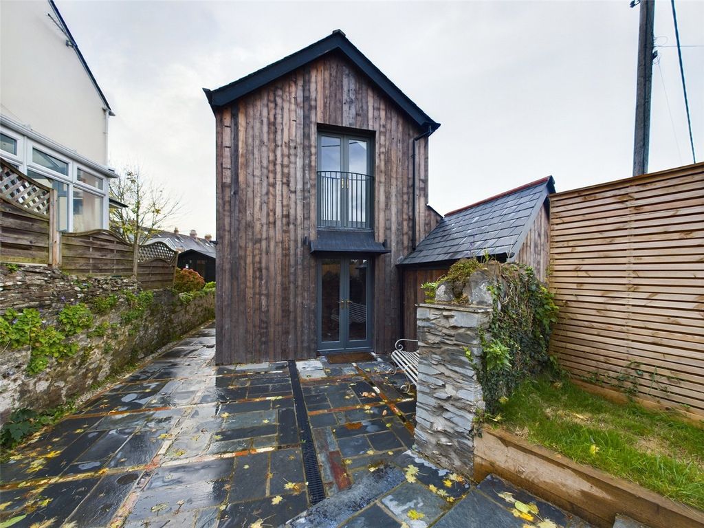 2 bed detached house to rent in Fernleigh Lane, Wadebridge PL27, £1,500