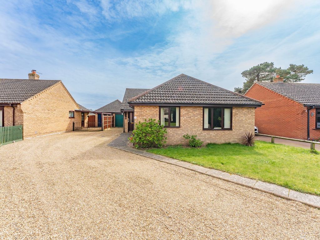 3 bed detached bungalow for sale in Sylvan Close, Hellesdon, Norwich