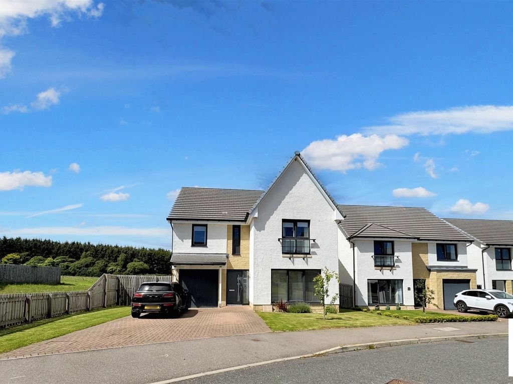 4 bed detached house for sale in Greenfield Circle, Elgin IV30, £