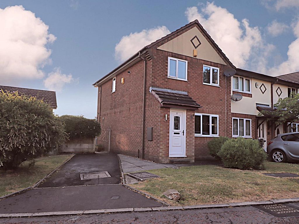 3 bed end terrace house for sale in Priory Place, Darwen BB3, £160,000