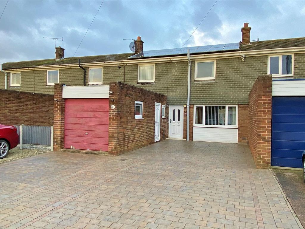3 bed terraced house for sale in Westfield Avenue, Eggborough, Goole