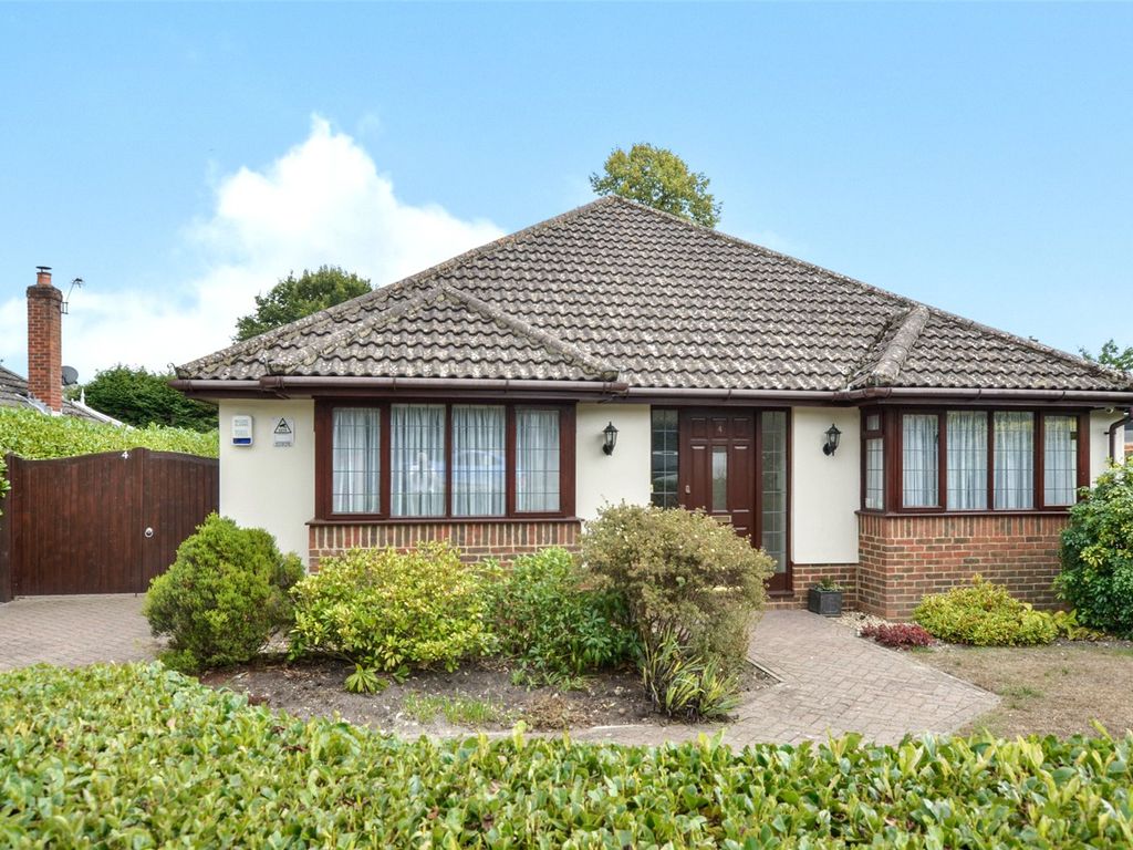 3 bed bungalow for sale in Uplands Road, West Moors, Ferndown, Dorset