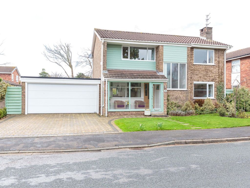4 bed detached house for sale in Kingston Drive, Lytham St. Annes